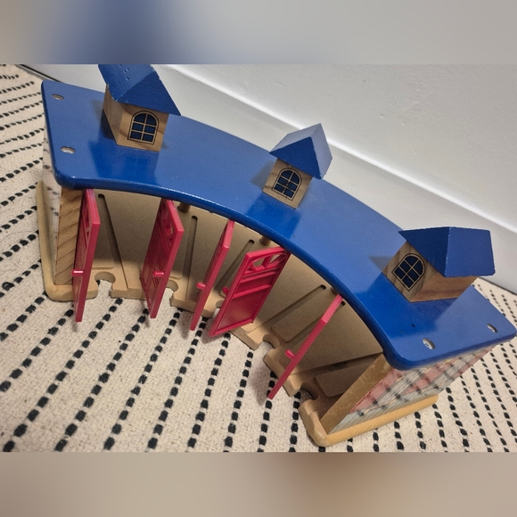 Thomas & Friends Other - Thomas & Friends Wooden Railway Tidmouth Sheds Roundhouse